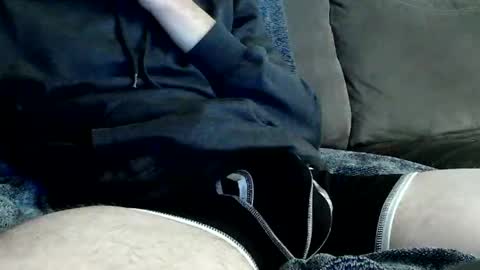 kiwibulge123 online show from May 26, 7:47 am