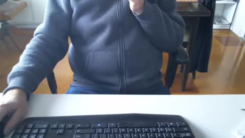 kiwiguy17 online show from July 27, 3:48 am
