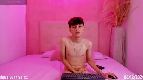 Snapshot of klaus_sunrise_xx chatting on December 6, 10:00 am KLAUS online show from December 6, 10:00 am
