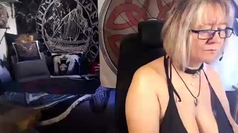 Snapshot of kleiner_teufel chatting on September 24, 9:16 am Michelle online show from September 24, 9:16 am