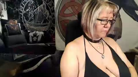 Snapshot of kleiner_teufel chatting on September 29, 5:12 pm Michelle online show from September 29, 5:12 pm