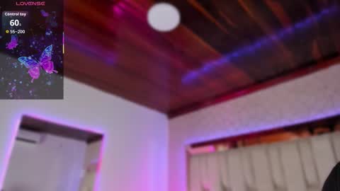 Snapshot of kleverly_manson1 chatting on October 18, 10:25 pm online show from October 18, 10:25 pm