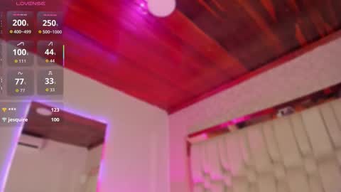   online show from November 5, 8:44 pm