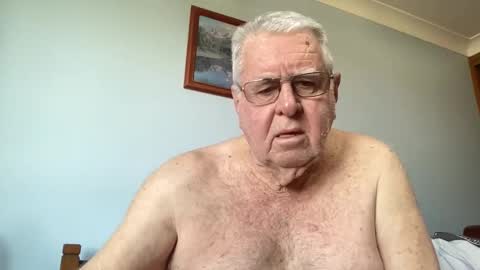 Aussiedude online show from September 28, 6:00 am