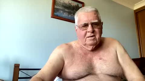 Aussiedude online show from February 25, 11:59 pm