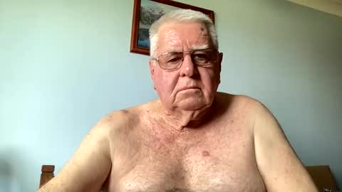 Aussiedude online show from November 25, 4:11 am