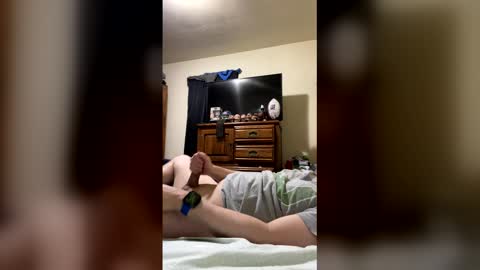 knotdaddy1983 online show from May 4, 9:27 am