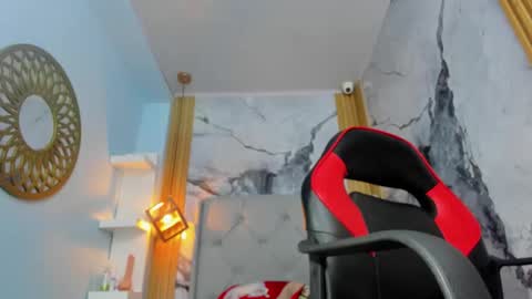      online show from December 5, 1:31 pm