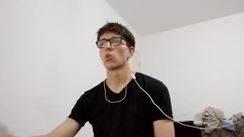 Facu online show from January 3, 9:25 am