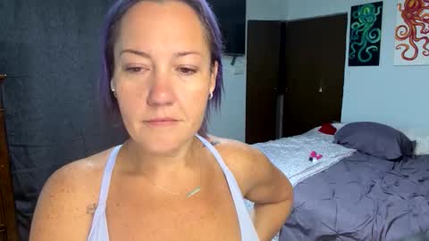 kreamyk420 online show from October 24, 4:30 pm