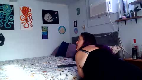 kreamyk420 online show from April 20, 12:57 am