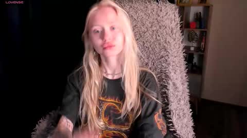 kris_grant online show from November 5, 9:33 am