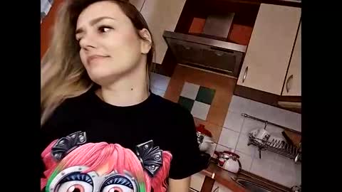 KrissSexi online show from March 4, 5:32 am