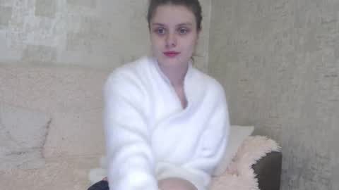 krissvoss online show from November 6, 1:14 pm