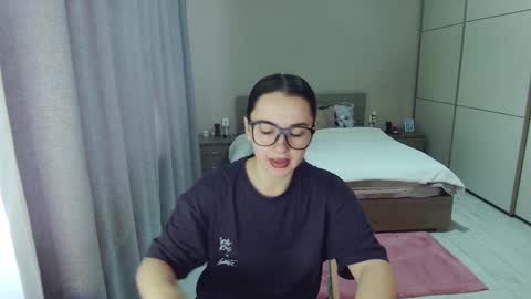 twitter    Annemarye 23 online show from March 16, 6:39 am