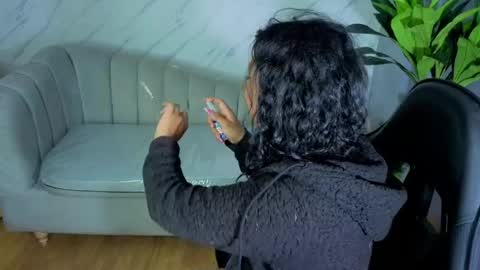 kris online show from April 18, 3:08 am