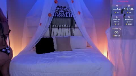 Kristen online show from October 25, 7:14 pm