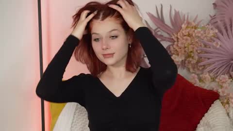 kristi_lili online show from April 22, 6:37 pm