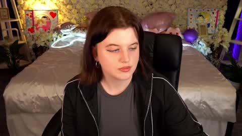 kristifoxy online show from April 2, 6:37 pm