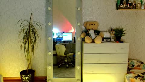 Snapshot of kristina0001 chatting on October 17, 5:28 pm Kristina online show from October 17, 5:28 pm