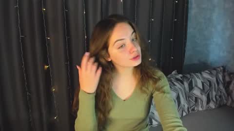 Snapshot of kristinalevis chatting on March 5, 5:50 am Kristina online show from March 5, 5:50 am