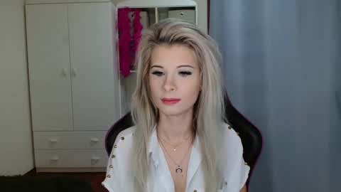 KristineAmore online show from October 27, 8:47 am