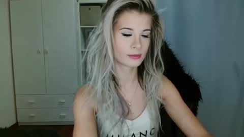 KristineAmore online show from December 1, 8:12 am