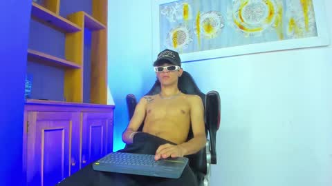 justym online show from December 24, 5:38 am