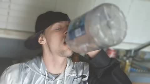 krytiar1992 online show from November 12, 8:27 am