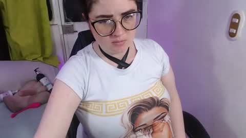 kryystaladams online show from June 13, 7:24 pm