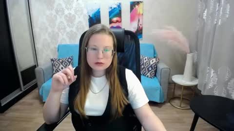 kuri_u online show from January 8, 12:22 pm