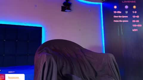 kuzzcoo online show from November 12, 7:27 pm