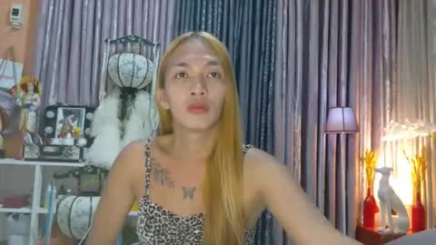 Kween online show from November 14, 4:14 am