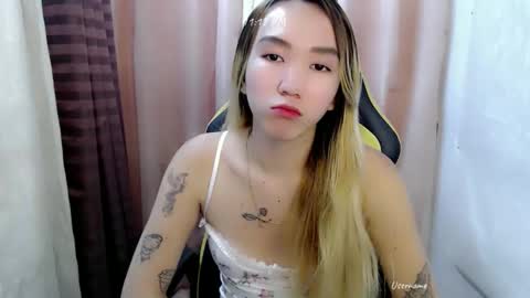 kweenie1026 online show from March 24, 3:18 pm