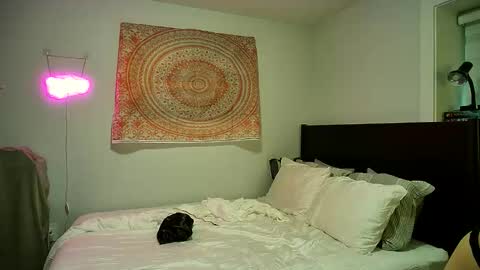 Kyla Swarovski online show from March 14, 7:18 pm