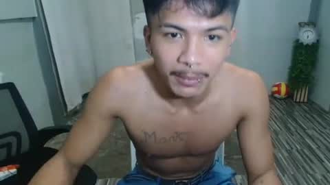 kyle_lourence online show from May 25, 1:28 pm
