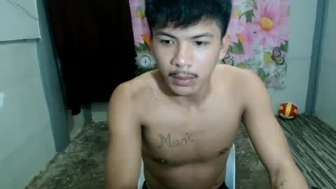 kyle_lourence online show from June 5, 12:54 pm