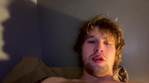 kylelovepussy69 online show from March 6, 1:37 am