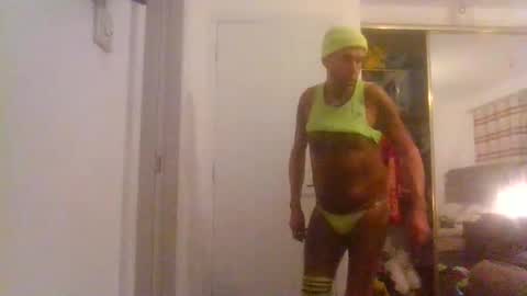 kylestrips4youq online show from December 18, 5:36 am