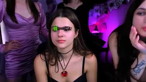 Kylie loves u online show from November 1, 2:12 am