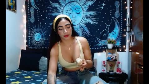 kylie online show from April 4, 9:44 pm