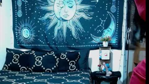 kylie online show from October 10, 8:13 pm