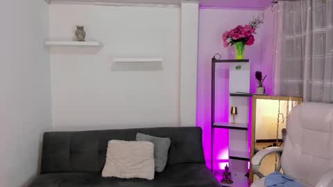 kylie online show from February 4, 2:32 pm