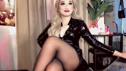 Snapshot of kylie_iyutera chatting on October 20, 3:11 am kylie online show from October 20, 3:11 am