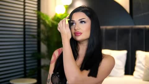 Kylie online show from April 5, 8:17 pm