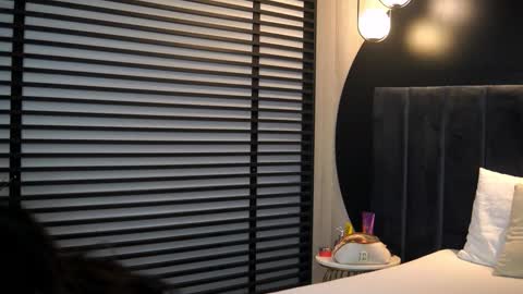 Kylie online show from February 20, 8:33 pm