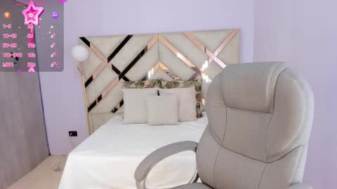 Kylie Reyes  online show from February 25, 7:39 pm