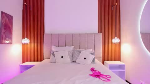 kloe sofia online show from February 3, 12:09 pm