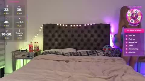 Kylie online show from December 14, 12:50 am