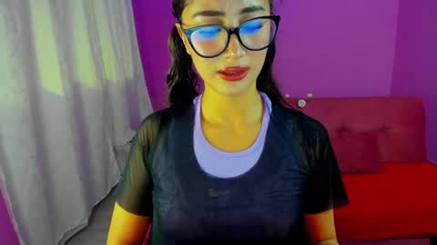 Kym Giraldo online show from November 25, 5:17 am